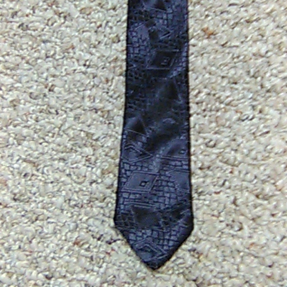 Narrow hipster tie